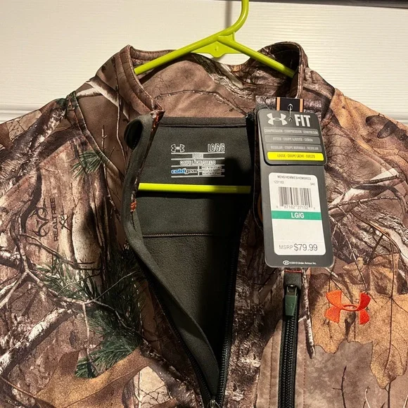 Under armour real tree camo pull over.  New with tags - Picture 4 of 4